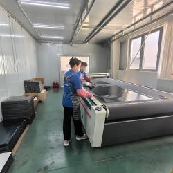 Features of carbon fiber prepreg cutting machines